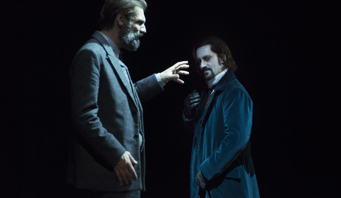 FREUD
o l’interpretazione dei sogni
di Stefano Massini
riduzione e adattamento Federico Tiezzi e Fabrizio Sinisi
regia Federico Tiezzi
scene Marco Rossi, costumi Gianluca Sbicca
luci Gianni Pollini, video Luca Brinchi e Daniele Spanò
movimenti Raffaella Giordano, preparazione vocale Francesca Della Monica
trucco e acconciature Aldo Signoretti
con (in ordine alfabetico) Umberto Ceriani, Nicola Ciaffoni, Marco Foschi, Giovanni Franzoni, Elena Ghiaurov, Fabrizio Gifuni, Alessandra Gigli, Michele Maccagno, David Meden, Valentina Picello, Bruna Rossi, Stefano Scherini, Sandra Toffolatti, Debora Zuin
produzione Piccolo Teatro di Milano - Teatro d’Europa Piccolo Teatro Strehler
dal 23 gennaio all’11 marzo 2018