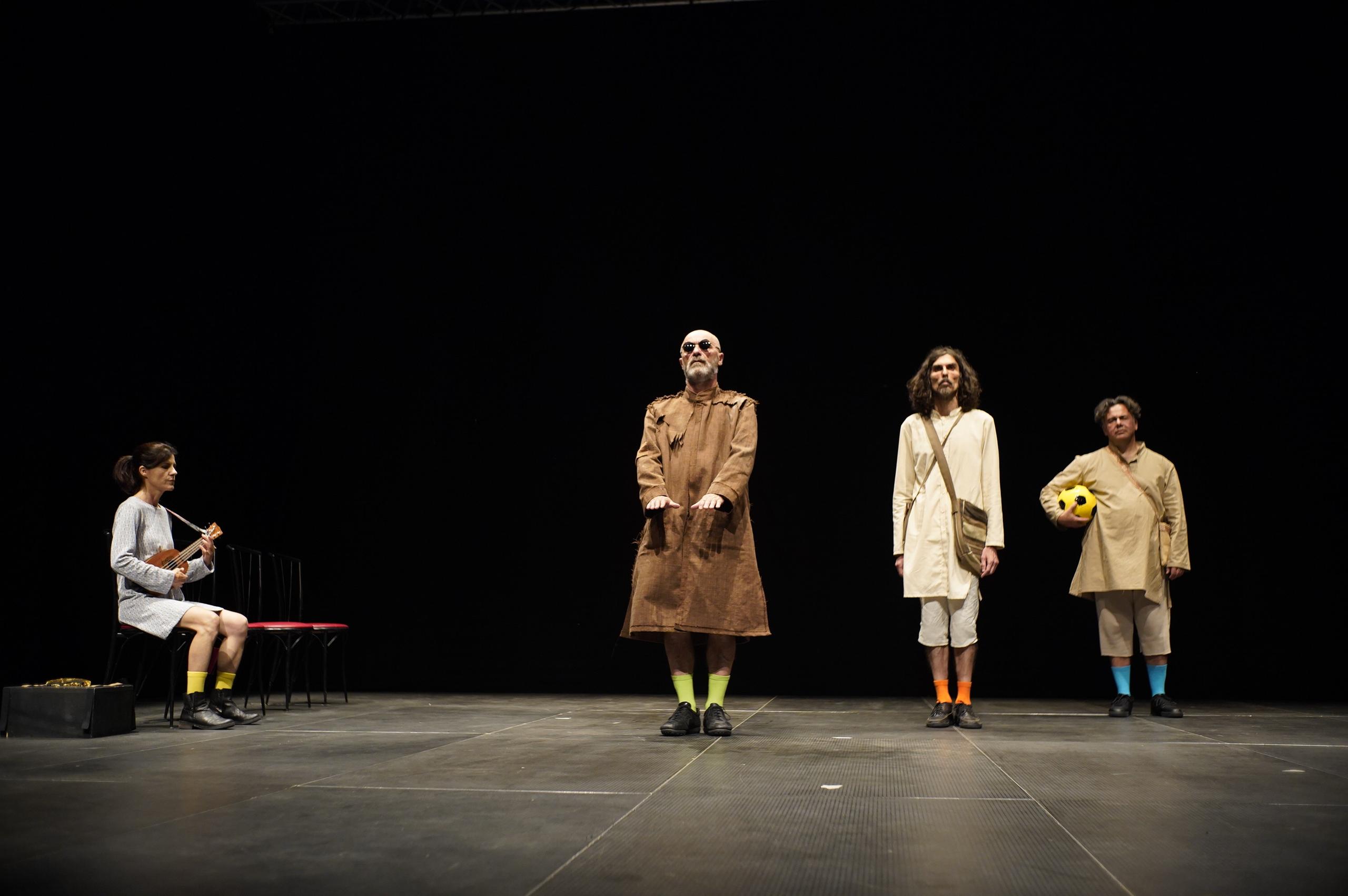 al-teatro-nuovo-debutta-pluto-dei-sacchi-di-sabbia
