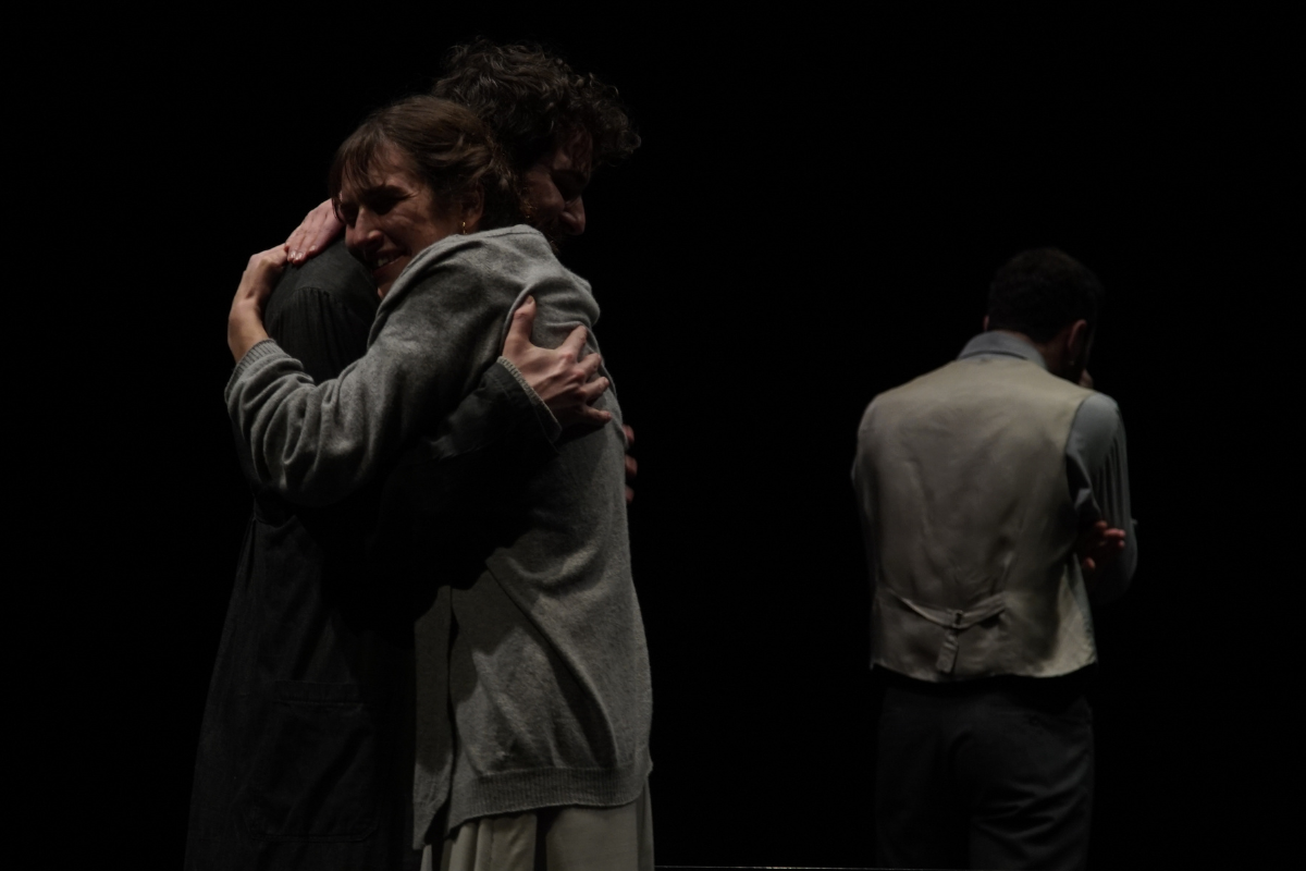 Al momento stai visualizzando 26.09 Oreste di Dario Battaglia debutto al Taras Teatro Festival